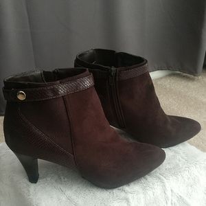 New Karen Scott Booties 8.5